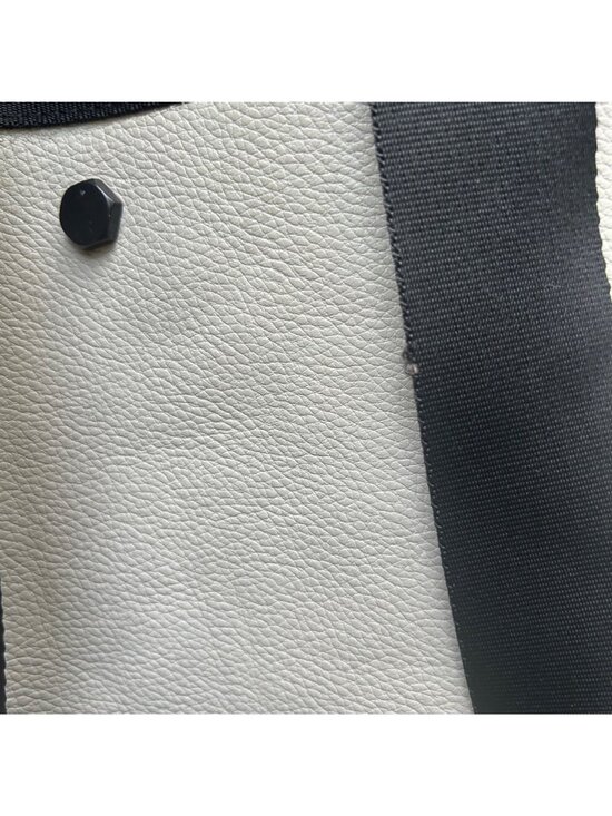 Ampersand As Apostrophe Textured Leather Unisex Backpack-Tote Taupe Gray main image 7